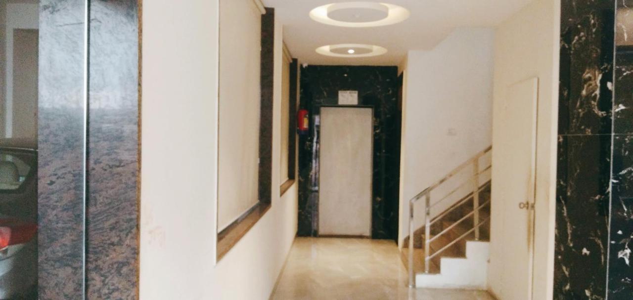 Hotel Golden Bliss At New Delhi Airport 외부 사진