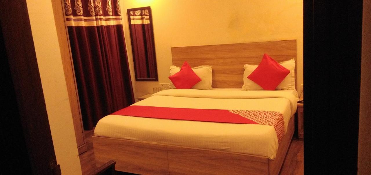 Hotel Golden Bliss At New Delhi Airport 외부 사진