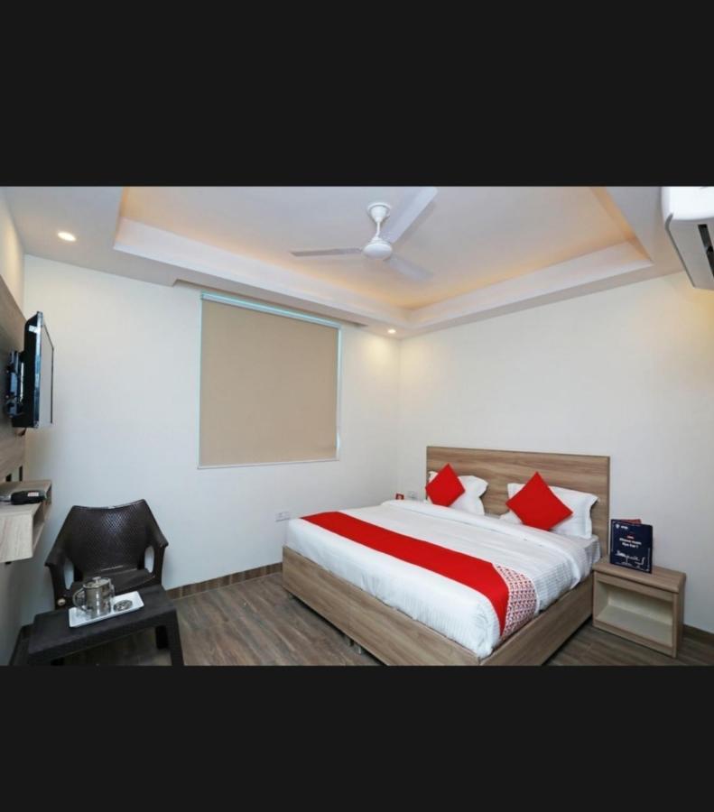 Hotel Golden Bliss At New Delhi Airport 외부 사진