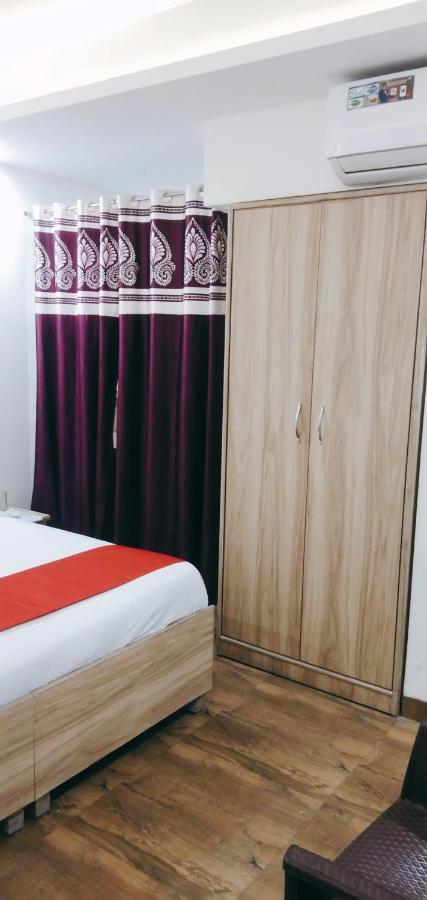 Hotel Golden Bliss At New Delhi Airport 외부 사진