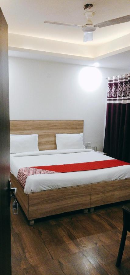 Hotel Golden Bliss At New Delhi Airport 외부 사진