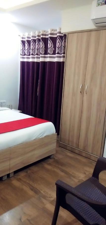 Hotel Golden Bliss At New Delhi Airport 외부 사진