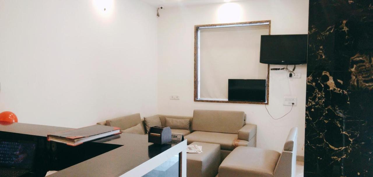 Hotel Golden Bliss At New Delhi Airport 외부 사진